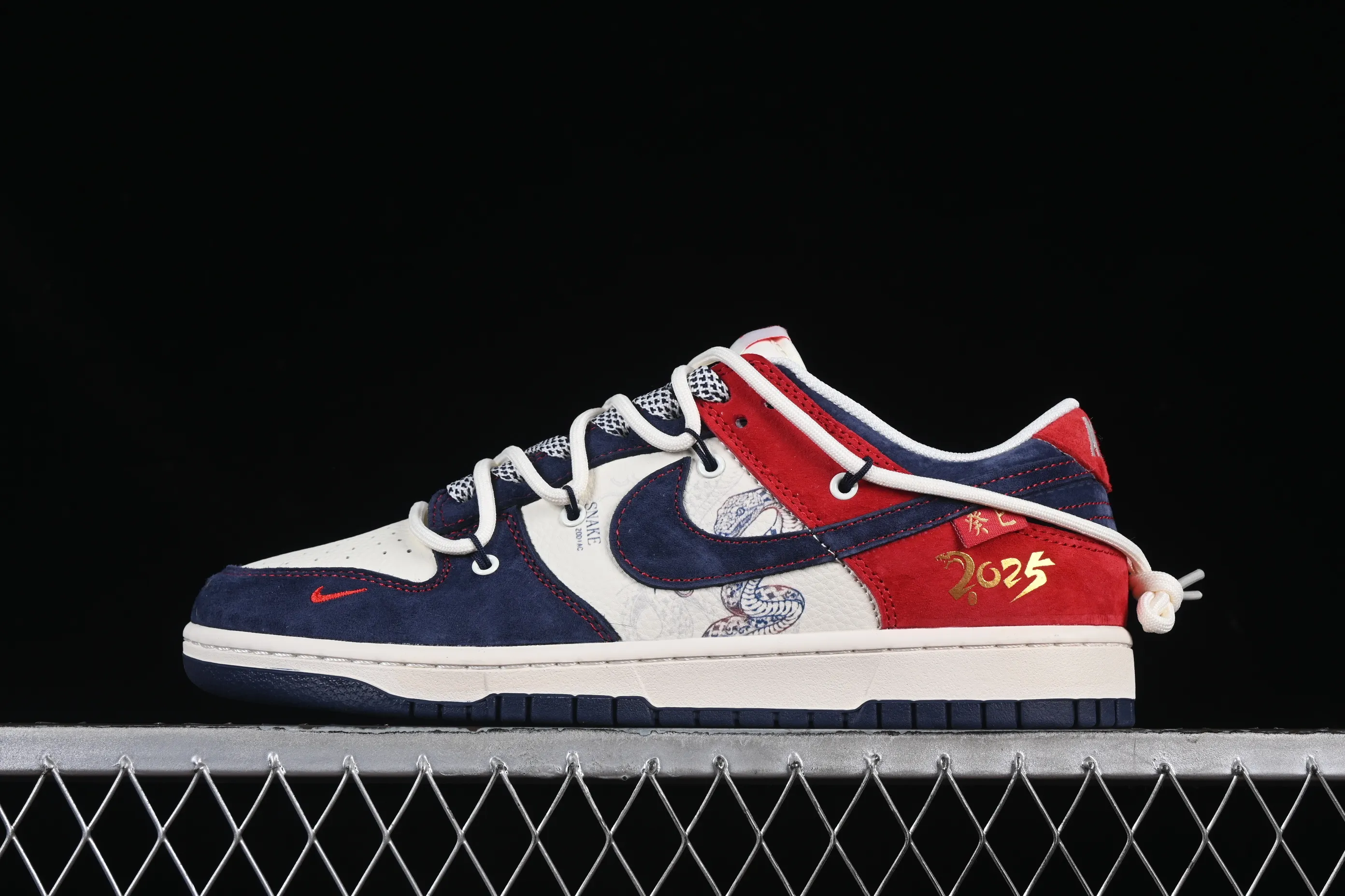 All categories Nk SB Dunk Series Nk SB Dunk Low High-end customized low-top sneakers Nike SB Dunk Low Year of the Snake series Strap blue and white navy hook Low-top casual sports skateboard shoes YX5066-288